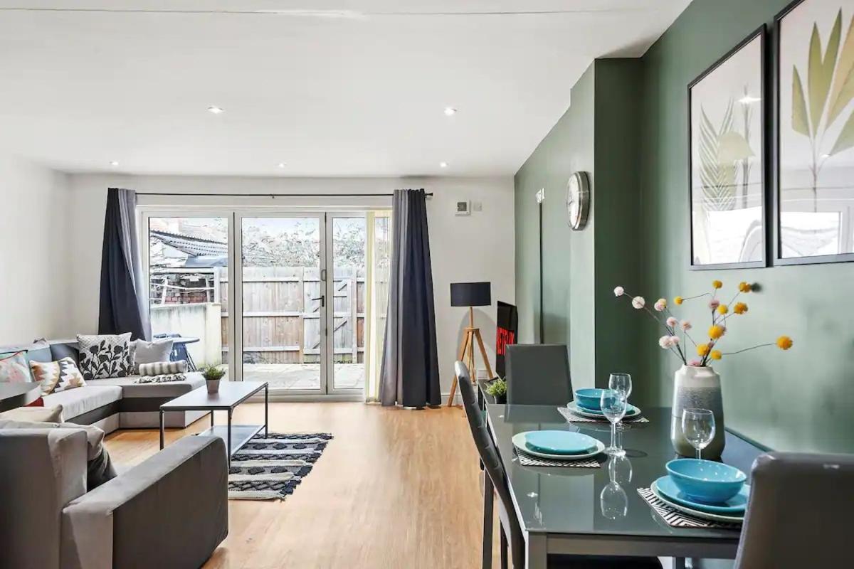Ferienwohnung Elegant Flat - Sleeps 8 Bristol Exterior foto
